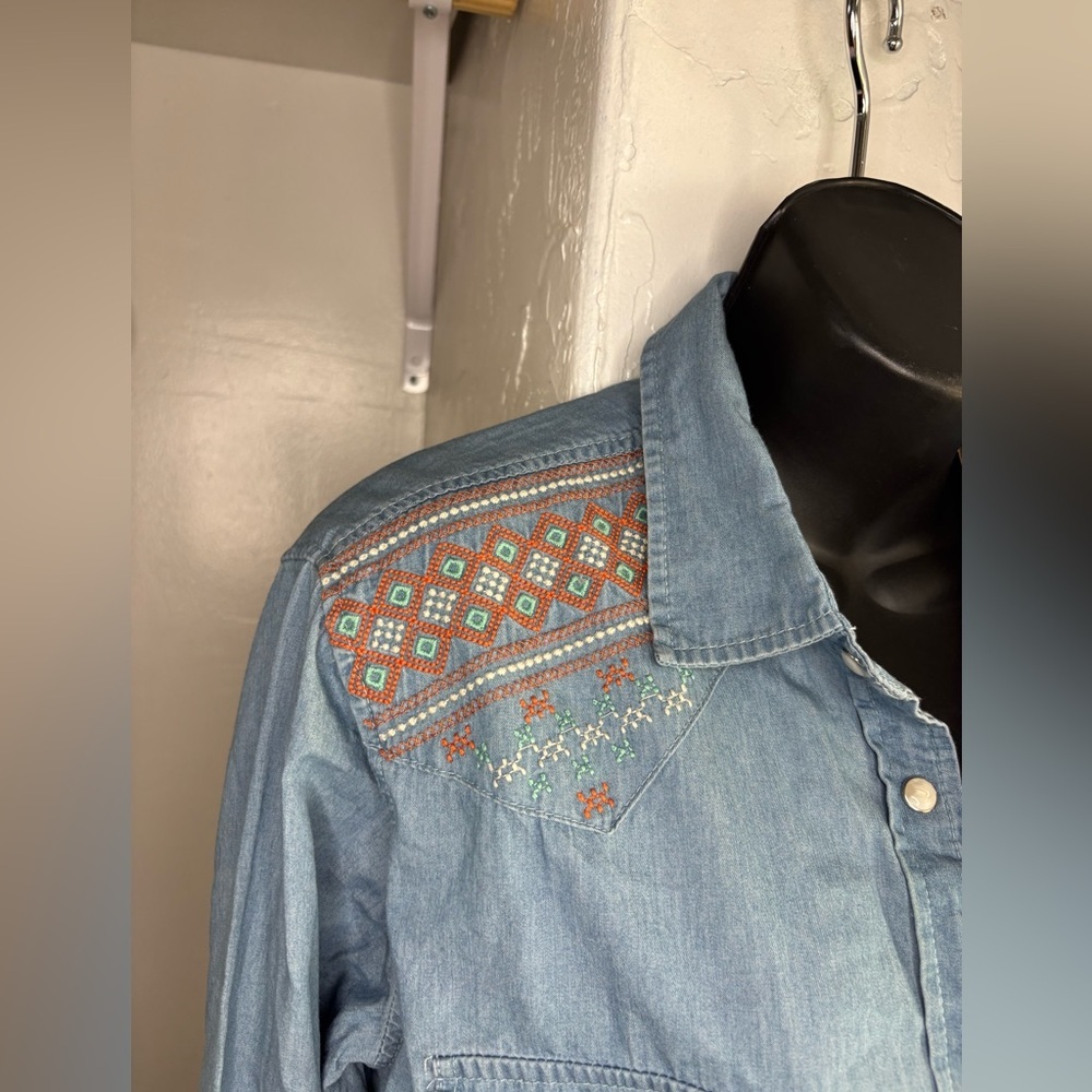 Wrangler Retro NWT Light Blue embroidered denim button down Shirt sz small - Picture 5 of 10